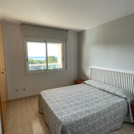 Peaceful With Sea View And Parking In Cap Salou