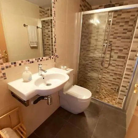 Peaceful With Sea View And Parking In Cap Salou